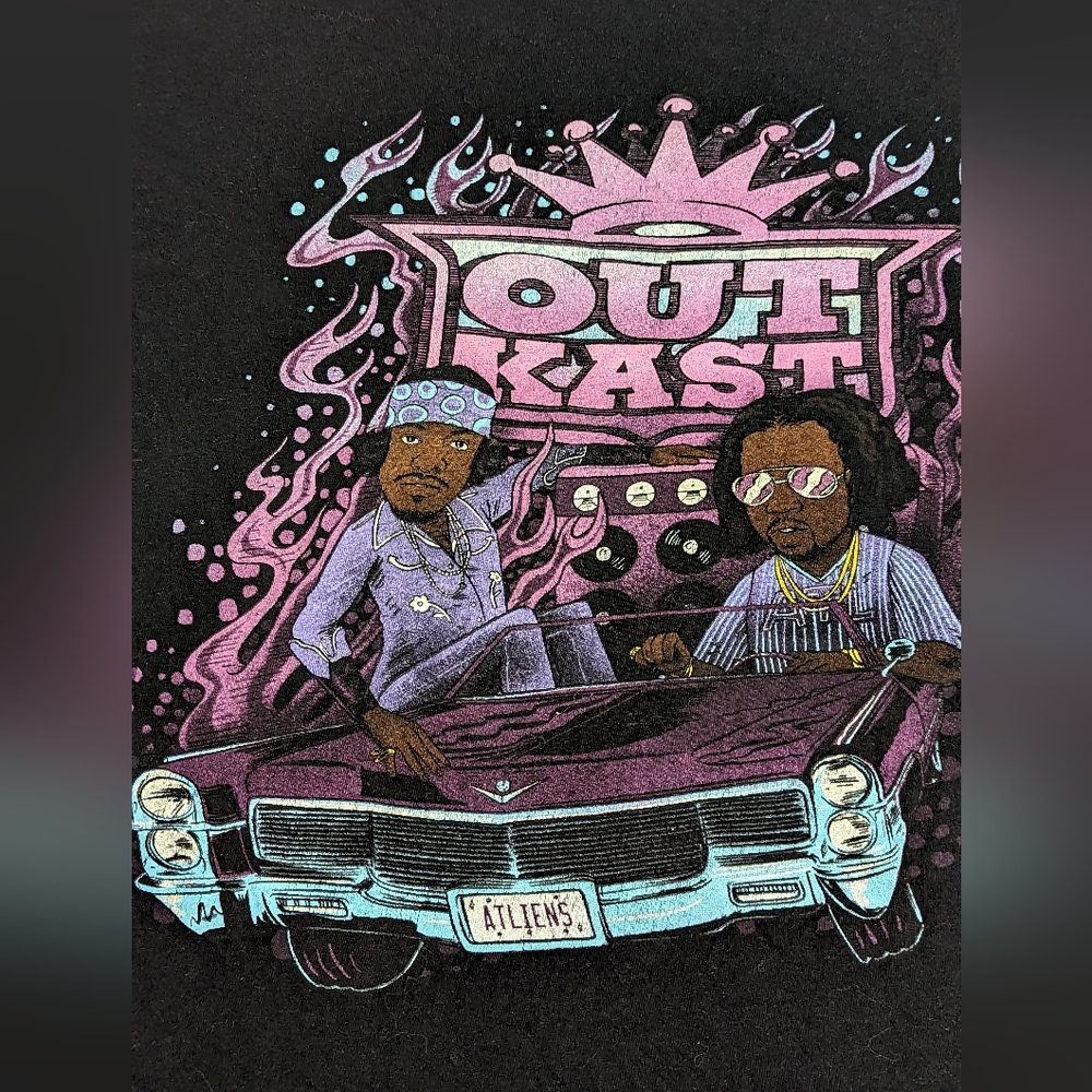 OutKast Tee featuring bold graphics of the duo in a convertible Medium